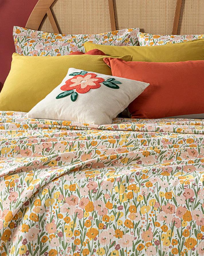 Patura subtire pentru doua persoane, Wild Flowers, bumbac, 200x220 cm, roz