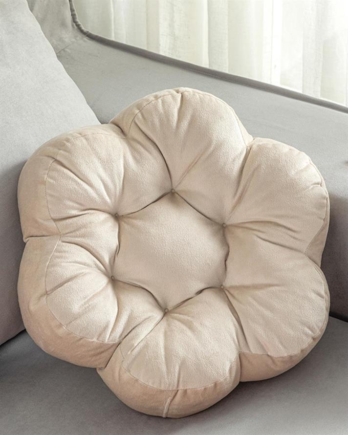 Pernă decorativă, Blossom, poliester, 40 cm, crem