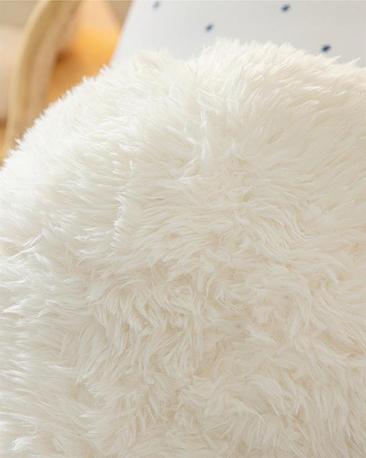 Pernă decorativă copii, Fluffy Ball, 30x30 cm, poliester, ecru