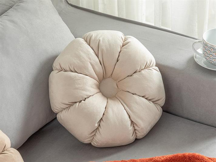 Daisy Velvet Decorative Cushion 40 cm Dark Cream