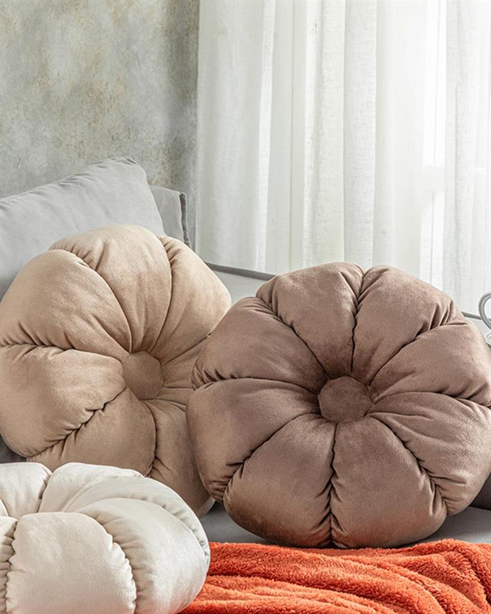 Daisy Velvet Decorative Cushion 40 cm Brown