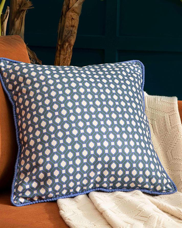 Delilah Printed Filled Cushion 45x45 cm Ecru-Indigo