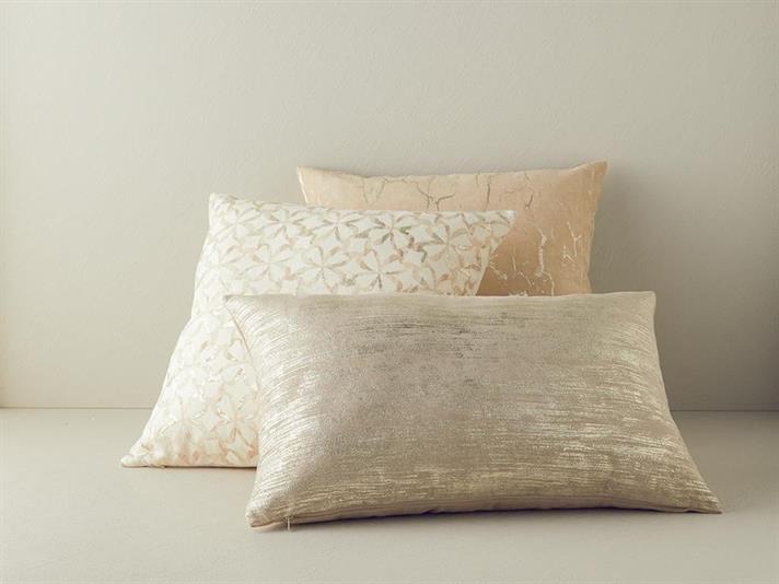 Pernă decorativă, Eden, poliester, 45x45 cm, ecru-auriu