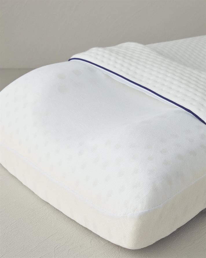 Pernă, High Orthopedic, poliester cu umplutură de burete visco-elastic, 55x40x13 cm, alb