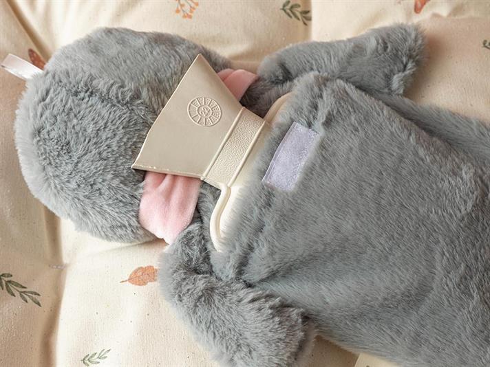 Pernă pentru apă caldă de copii, Little Penguin, 750 ml, poliester, ecru