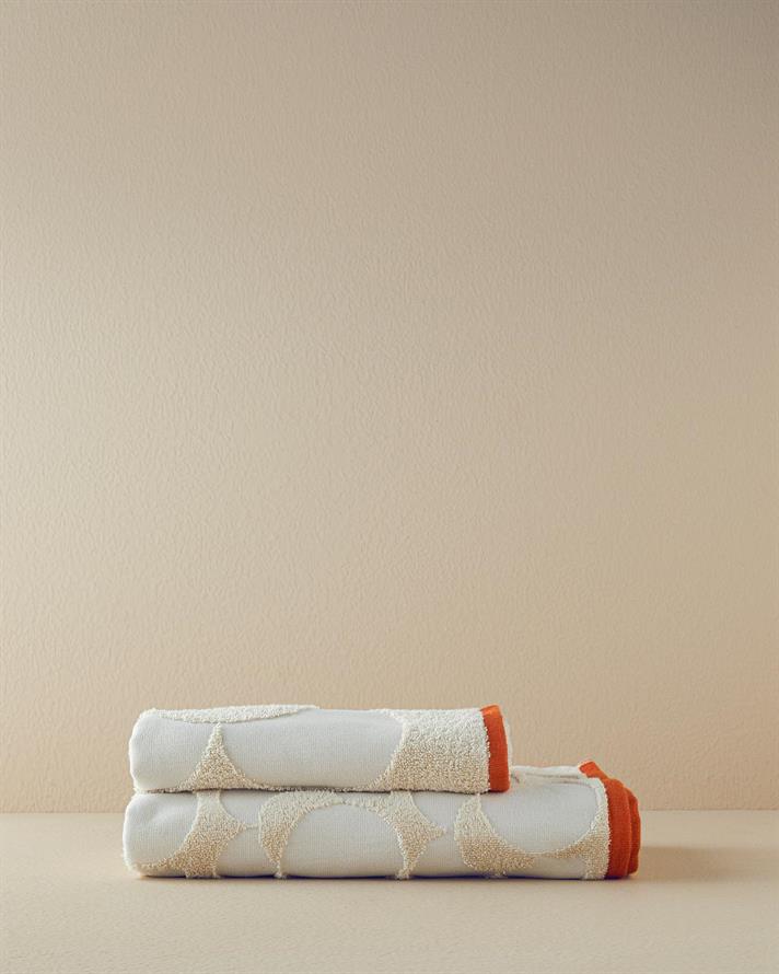 Cotton Polyester With Jacquard Bath Towel 70x140 cm Beige