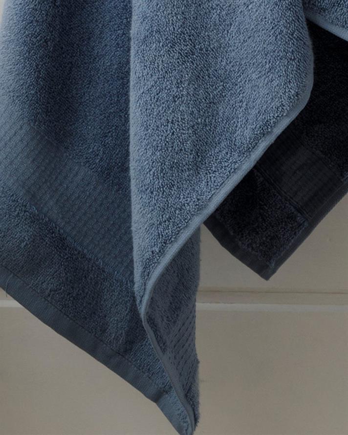 Pure Basic Bath Towel 100x150 cm Dark Blue.