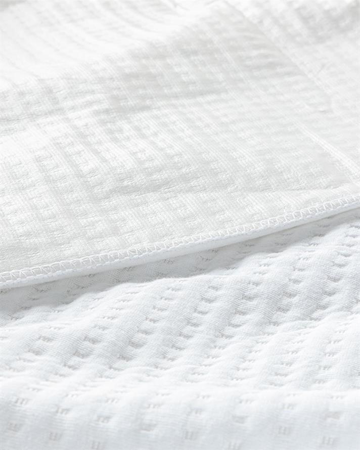 Deluxe Polyester For One Person Mattress Pad 140x200 + 30 cm White