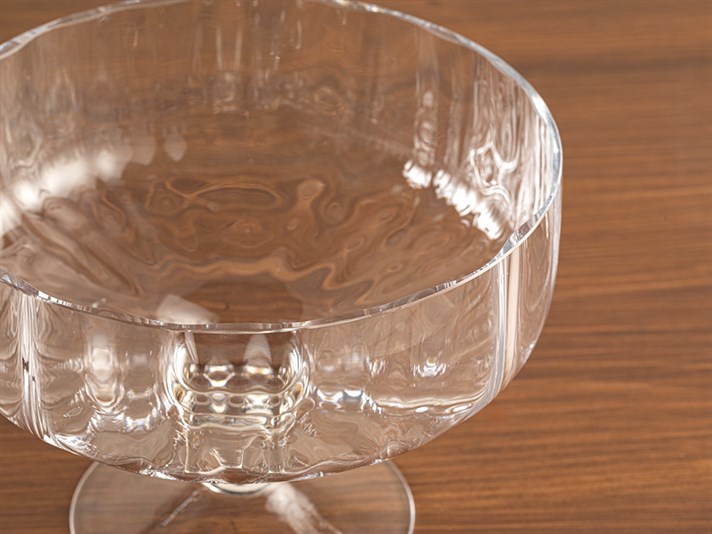 Rhoda Glass With Legs Serving Ware 19 cm Transparent