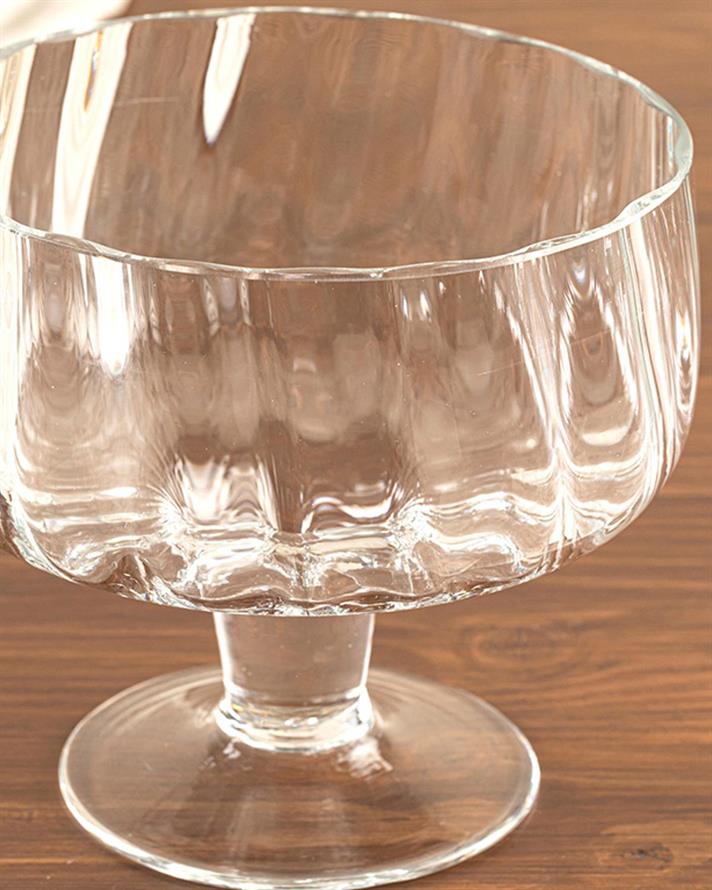 Rhoda Glass With Legs Serving Ware 15 cm Transparent