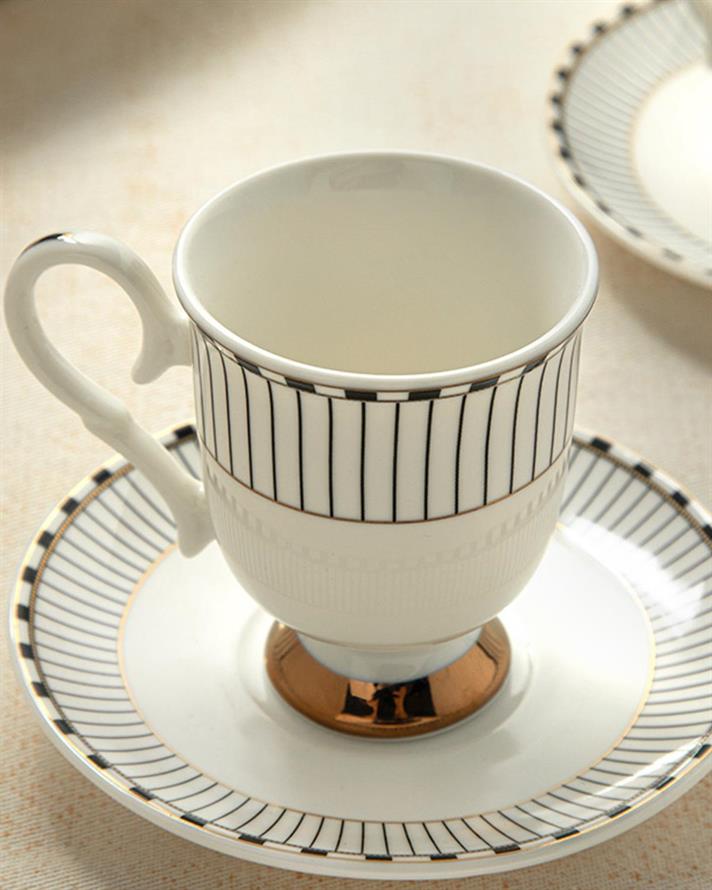 Set 2 cești de cafea cu farfurie, Elegance Chic, porțelan, 100 ml, negru