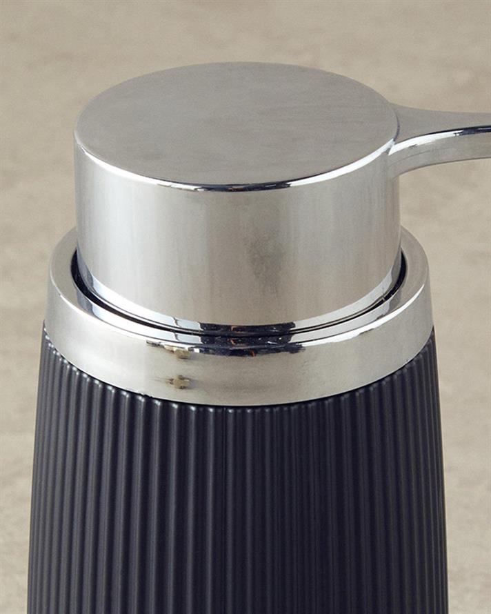 Set 3 accesorii de baie, Evelyn, plastic, 17,5x6,5x6,5 + 9x6,5x6,5 + 1 cm, negru