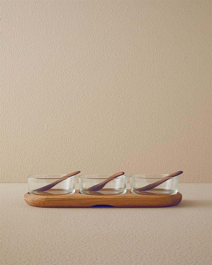 Hardwood Glass with wooden stand and spoon Presenter 33 cm Brown