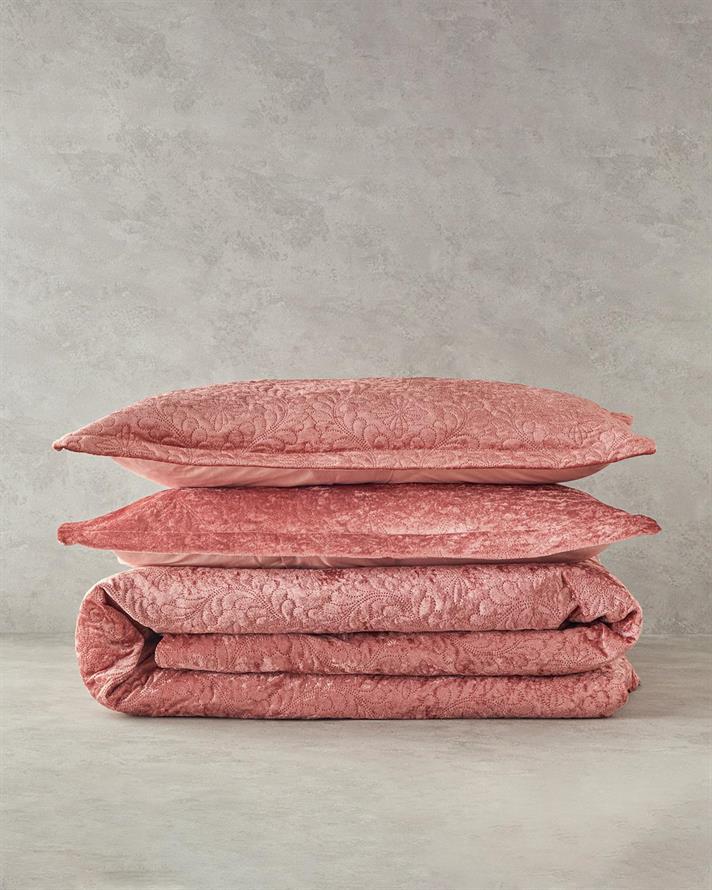 Set cuvertură pat cu două fețe de pernă, pentru două persoane, Royal Charm, poliester, 200x220 cm/ 50x70 cm, roz închis