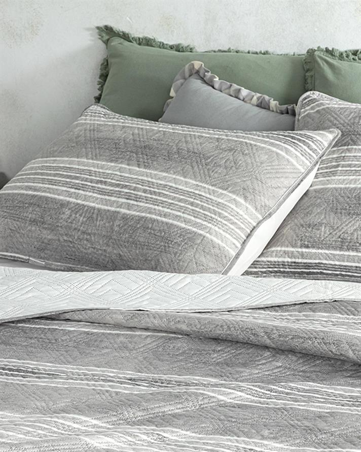 Set cuvertură pat cu față de pernă, pentru o persoană, Rare Stripes, poliester, 160x220 cm, Bej