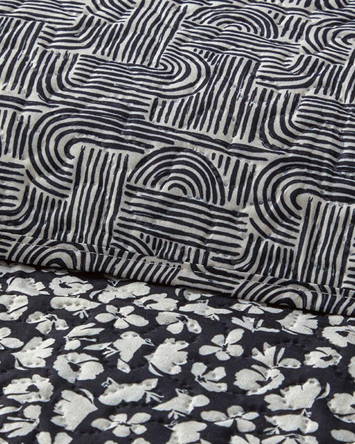 Set cuvertură pat cu față de pernă, pentru o persoană, Flowery Modern, poliester, 160x220 cm, negru