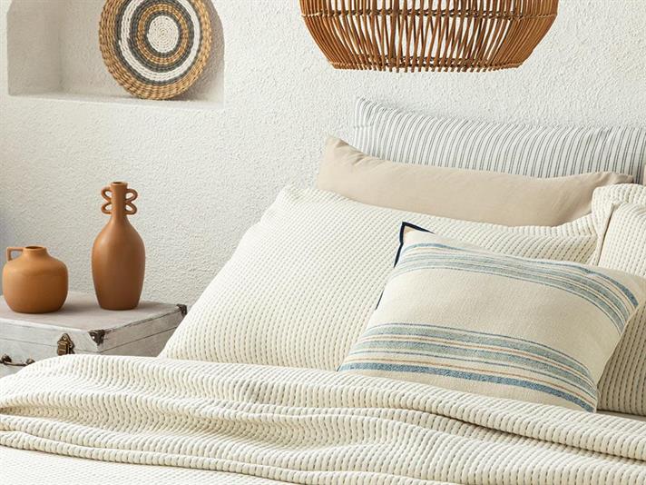 Set cuvertură pat cu fețe de pernă, King size, Line Sequence, bumbac-poliester, 240x260 cm, crem