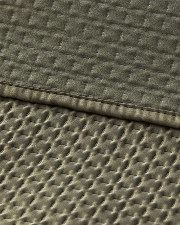 Set cuvertură pat cu fețe de pernă, King size, Sisilla, 100% poliester, 240x260 cm, verde