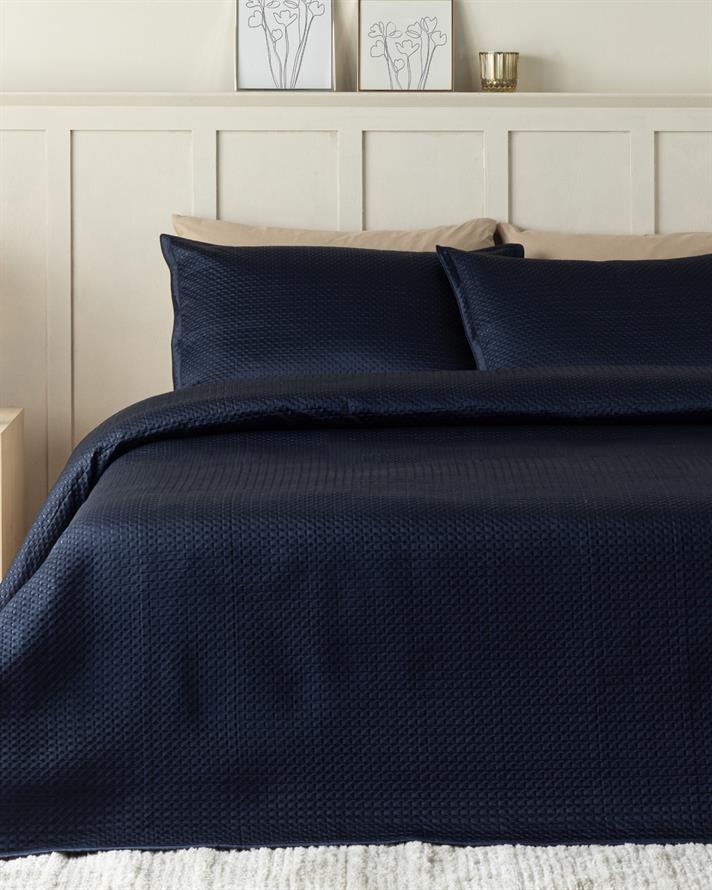 Set cuvertură pat cu fețe de pernă, King size, Sisilla, poliester, 240x260 cm, bleumarin