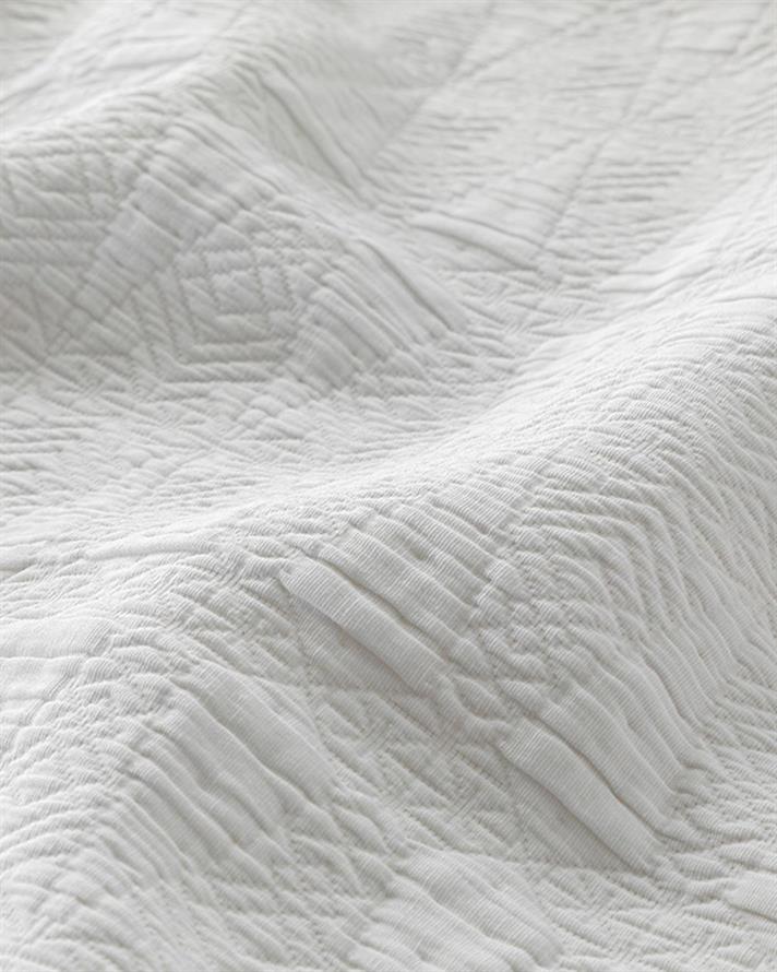 Set cuvertură pat cu fețe de pernă, King size, Triangle, jacquard-bumbac-poliester, 240x250 cm, alb