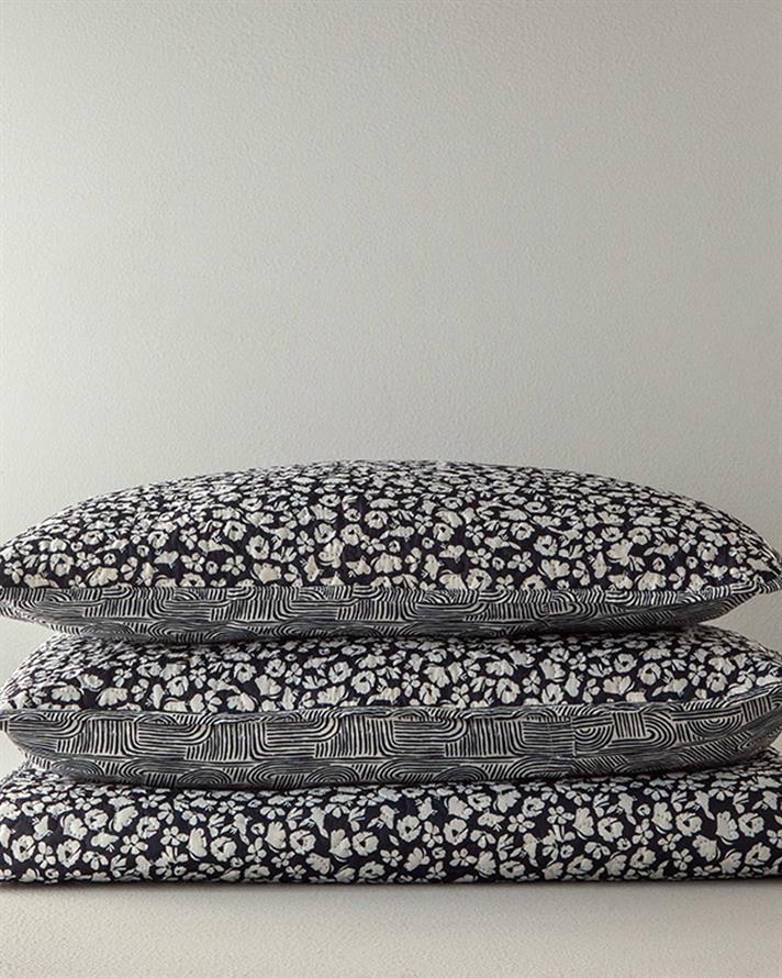 Set cuvertură pat cu fețe de pernă, pentru două persoane, Flowery Modern, poliester, 200x220 cm, negru