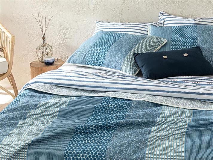 Set cuvertură pat cu fețe de pernă, pentru două persoane, Patchy Stripe, poliester, 200x220 cm, bleu