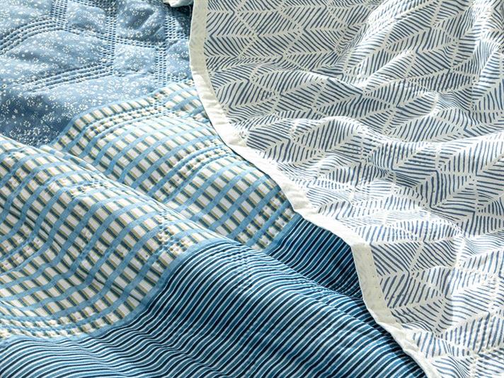 Set cuvertură pat cu fețe de pernă, pentru două persoane, Patchy Stripe, poliester, 200x220 cm, bleu