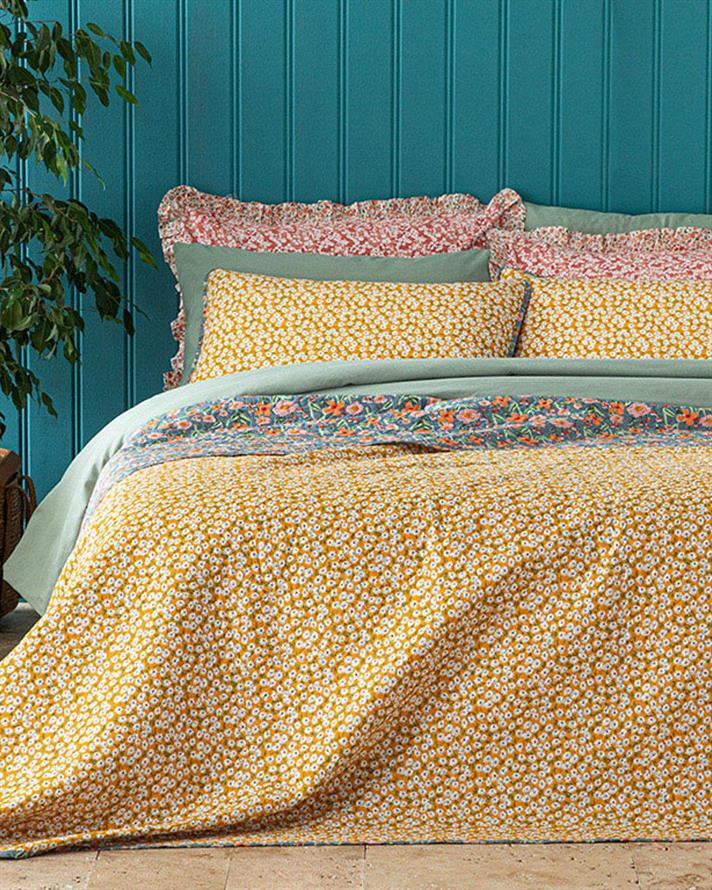Set cuvertura pat cu fata de perna reversibila pentru o persoana, Floral Summer, poliester, 160x220 cm/50x70 cm, galben