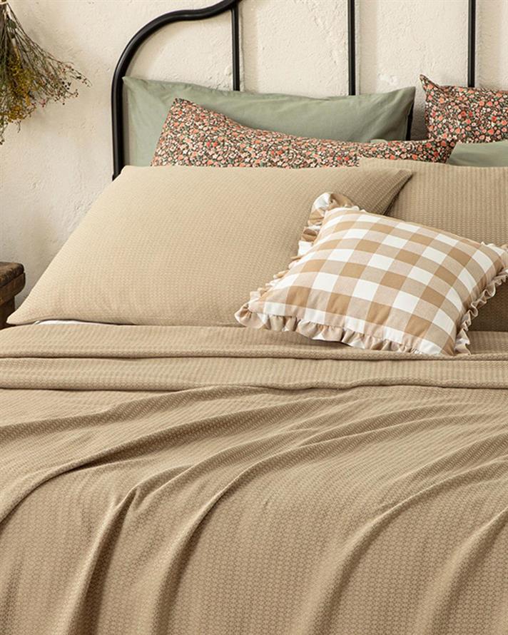 Set patura subtire cu fete de perna pentru doua persoane, Genesis, bumbac-viscoza-poliester, 200x220 cm/50x70 cm, bej