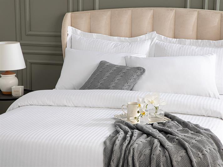  Lenjerie de pat completă, pentru două persoane, Starry, poplin, 160x220 Cm/ 180x240 cm/ 50x70+20 cm, alb