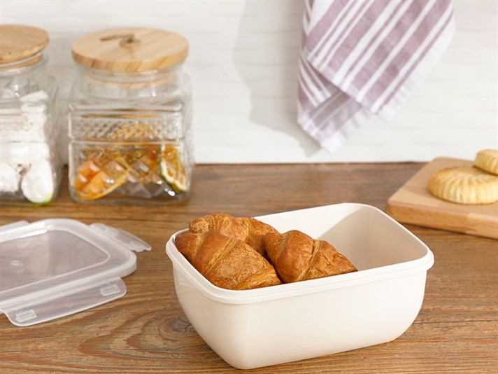 Stella Plastic Rectangular Storage Box 1400 ml Cream