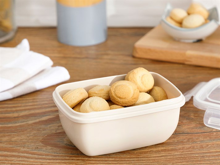 Stella Plastic Rectangular Storage Box 400 ml Cream