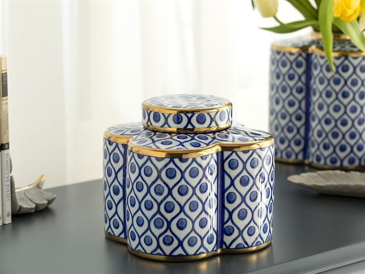 Vas decorativ cu capac, Stephanie, porțelan, 16,5x16,5x16,5 cm, bleu-alb-auriu
