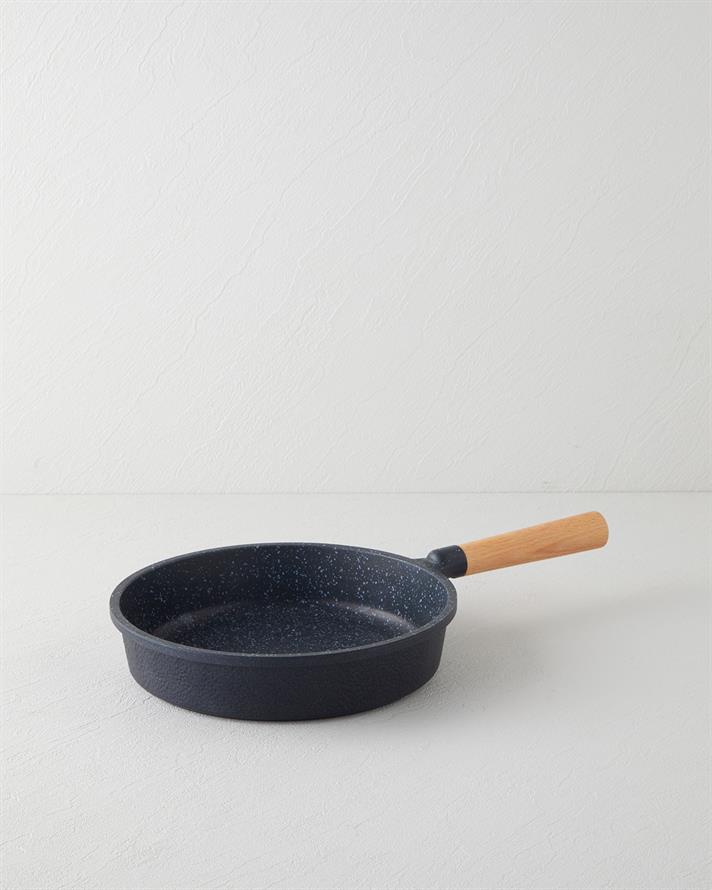 Theo Premium cu mâner din lemn Tigaie 24 cm Negru