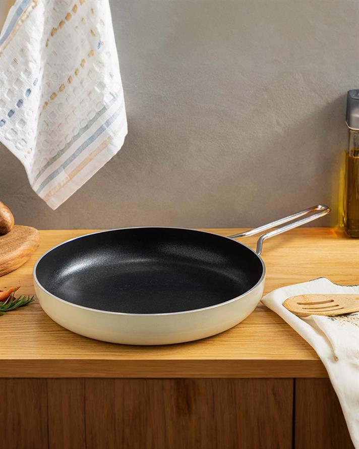 Excellence Aluminum Non-stick Fry Pan 26 cm Cream