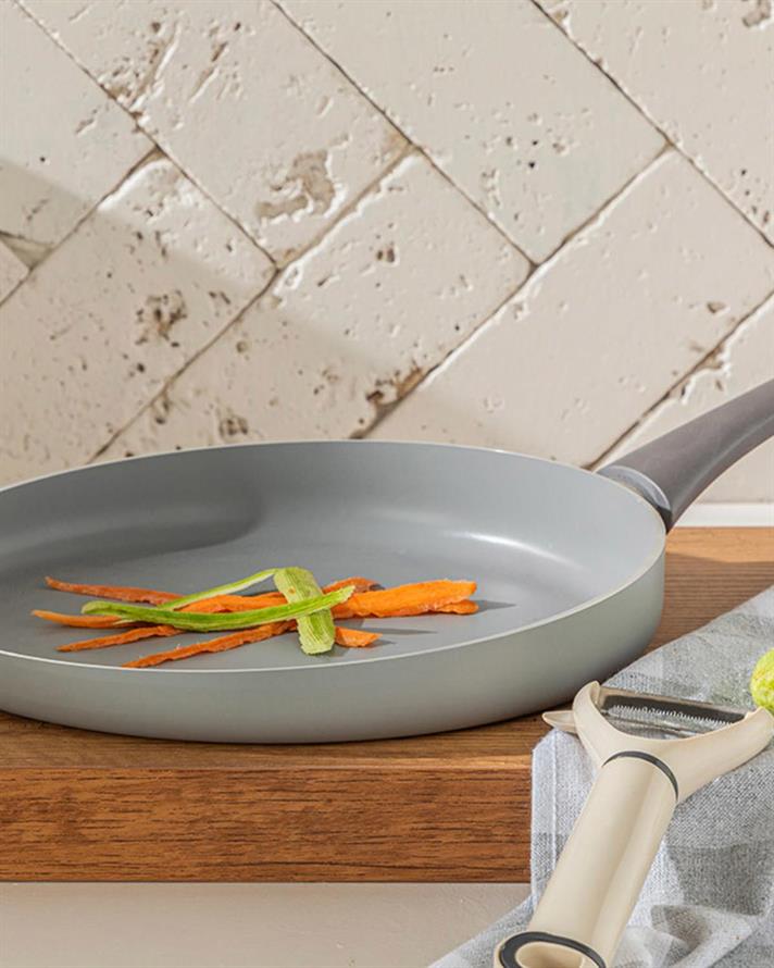 Tigaie pentru clătite, Trendy, aluminiu, 26 cm, gri
