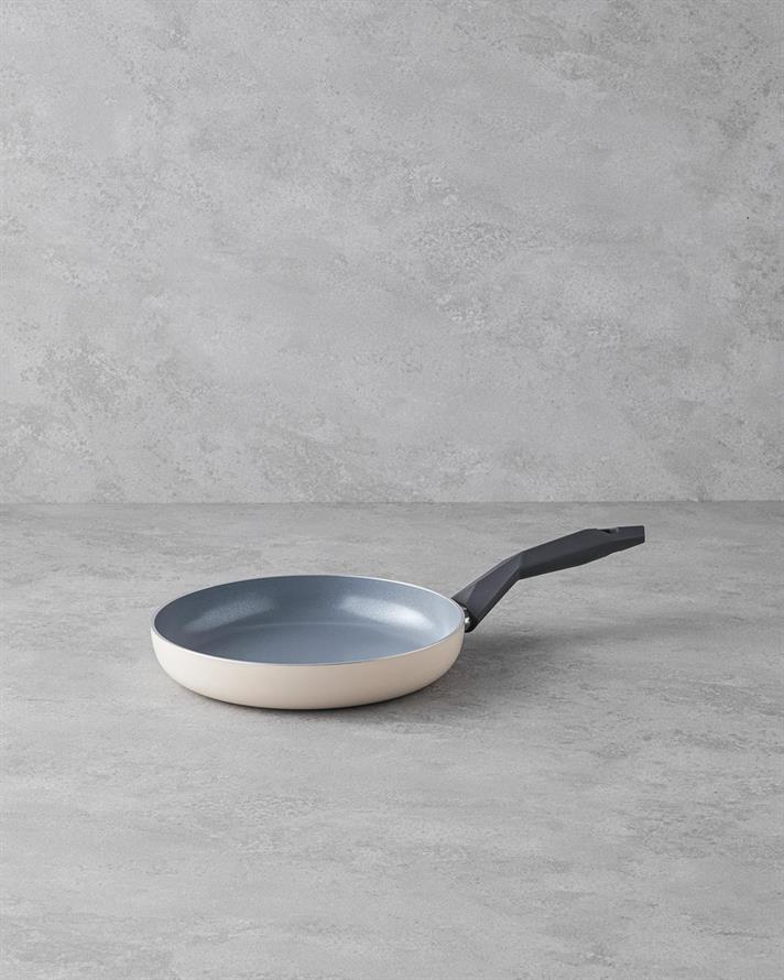 Ceramică Tigaie 26 cm Crem.