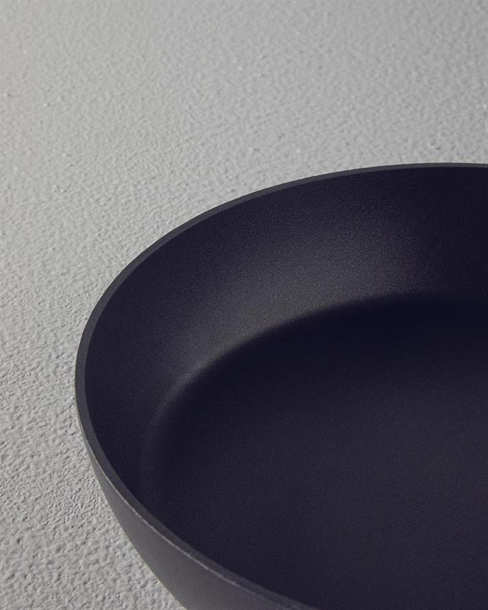Aluminum Casting Fry Pan 26 cm Black