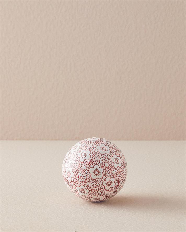 Tinna Porcelain Decorative Object 7,5 cm Red