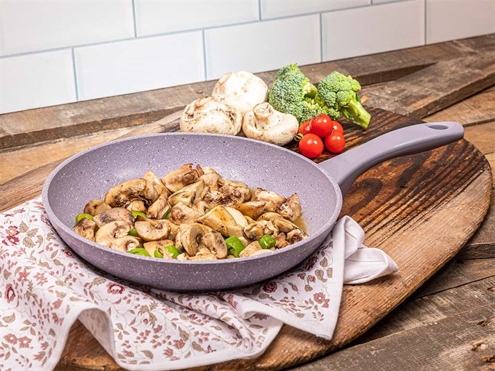 Urbann Granite Single Fry Pan 22 cm Dark Purple