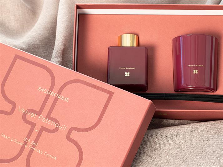 Velvet Patchouli Parfumat Set Cu 2 Piese Set Parfumuri Bordo