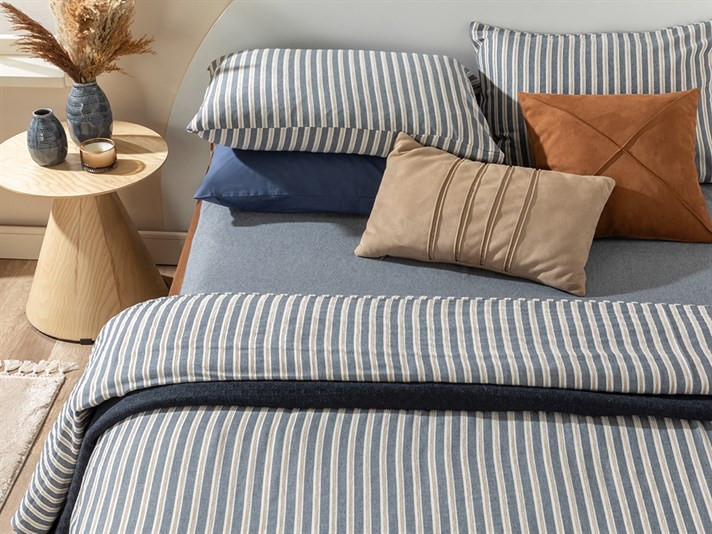 Velvety Cu Fire De Chenille Vopsite King Size Set Lenjerie De Pat 240x220 cm Bleumarin - Bej.