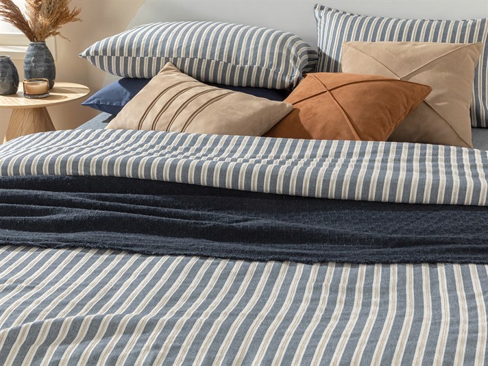 Velvety Cu Fire De Chenille Vopsite King Size Set Lenjerie De Pat 240x220 cm Bleumarin - Bej.