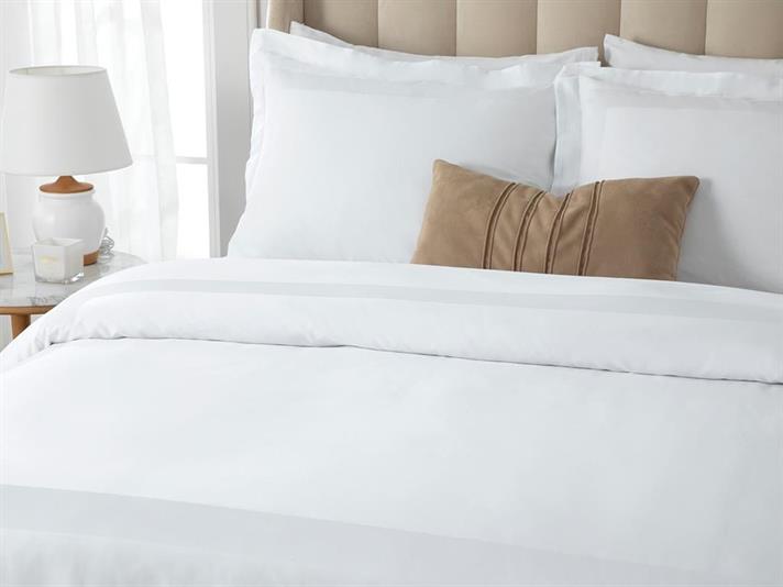Vivian Set Lenjerie De Pat King Size 4 Perne - Set Lenjerie De Pat Satin Din Bumbac | English Home, 240 x 220 cm, Alb