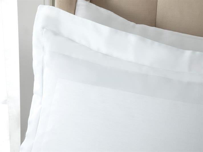 Vivian Set Lenjerie De Pat King Size 4 Perne - Set Lenjerie De Pat Satin Din Bumbac | English Home, 240 x 220 cm, Alb