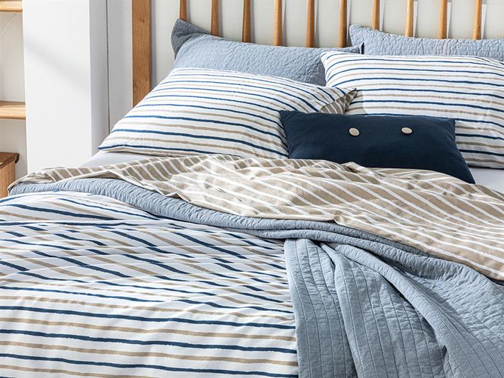  Lenjerie de pat completă, King Size, Wavy Lines, Bumbac, 240x220 cm/ 180X200 cm/ 50X70 cm, bej- albastru