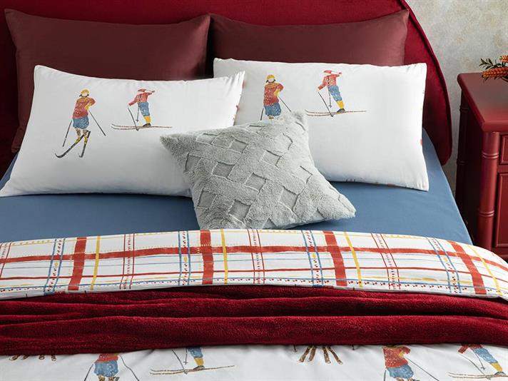 Winter Vacay Set Lenjerie De Pat Dublu - Set Lenjerie De Pat Bumbac | English Home, 200 x 220 cm, Roșu