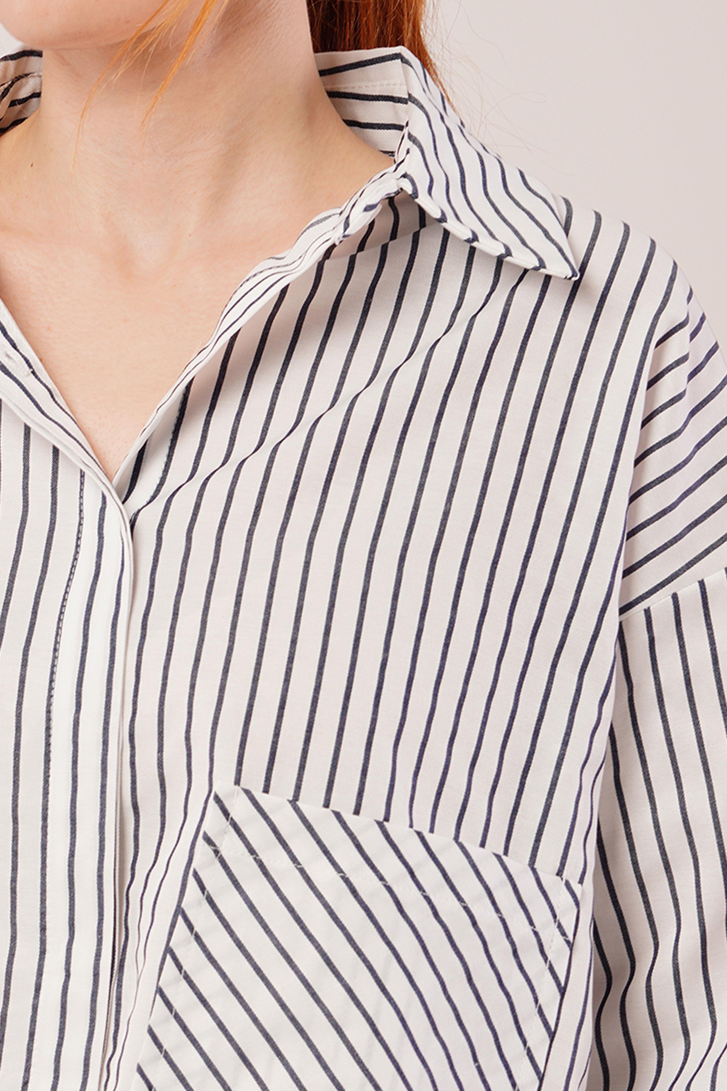 Crop Model Cepli Ve Çizgili Beyaz Gömlek - Görsel 4