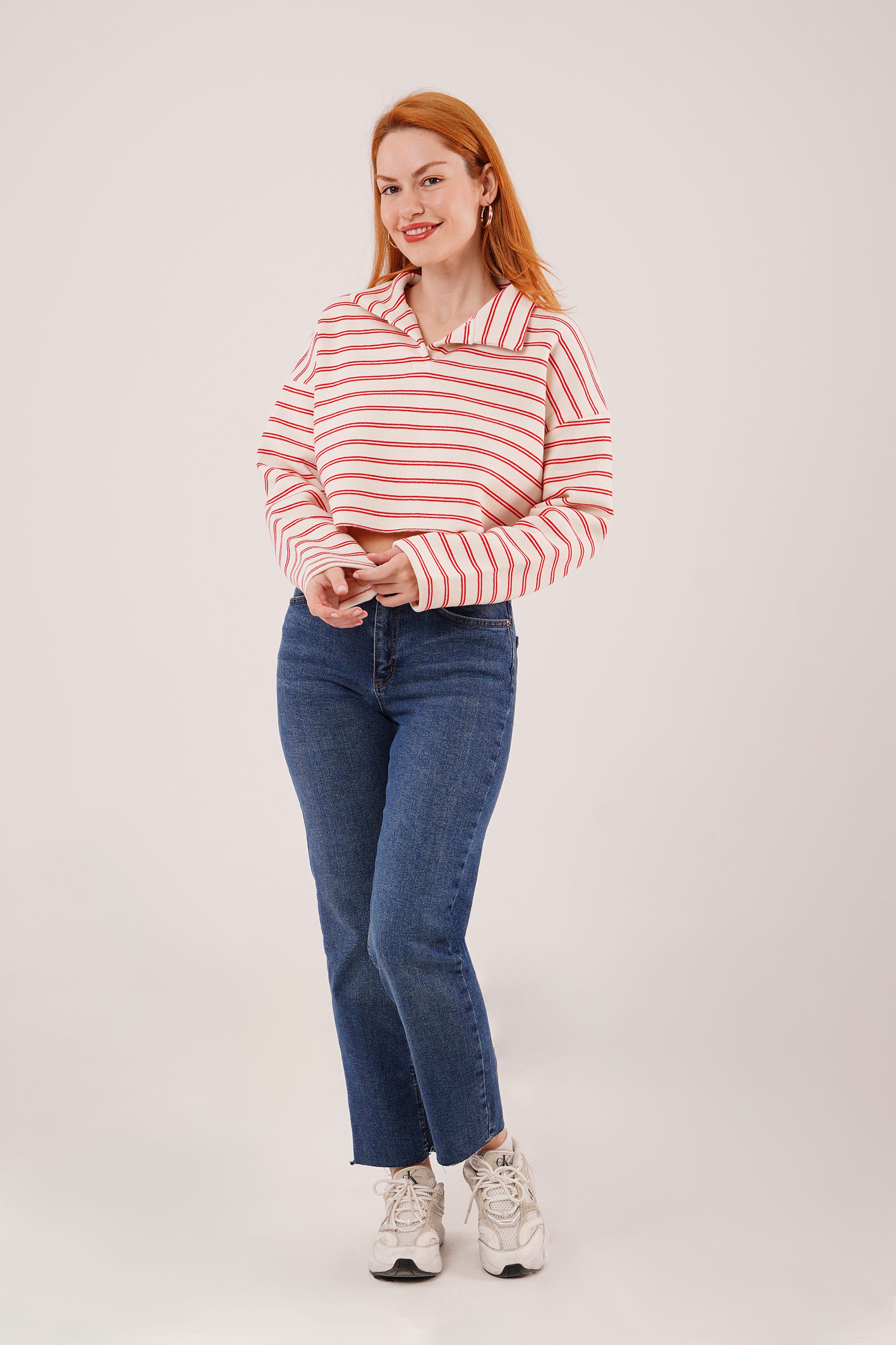 Polo Yaka Kırmızı Çizgili Crop Sweatshirt - Görsel 4
