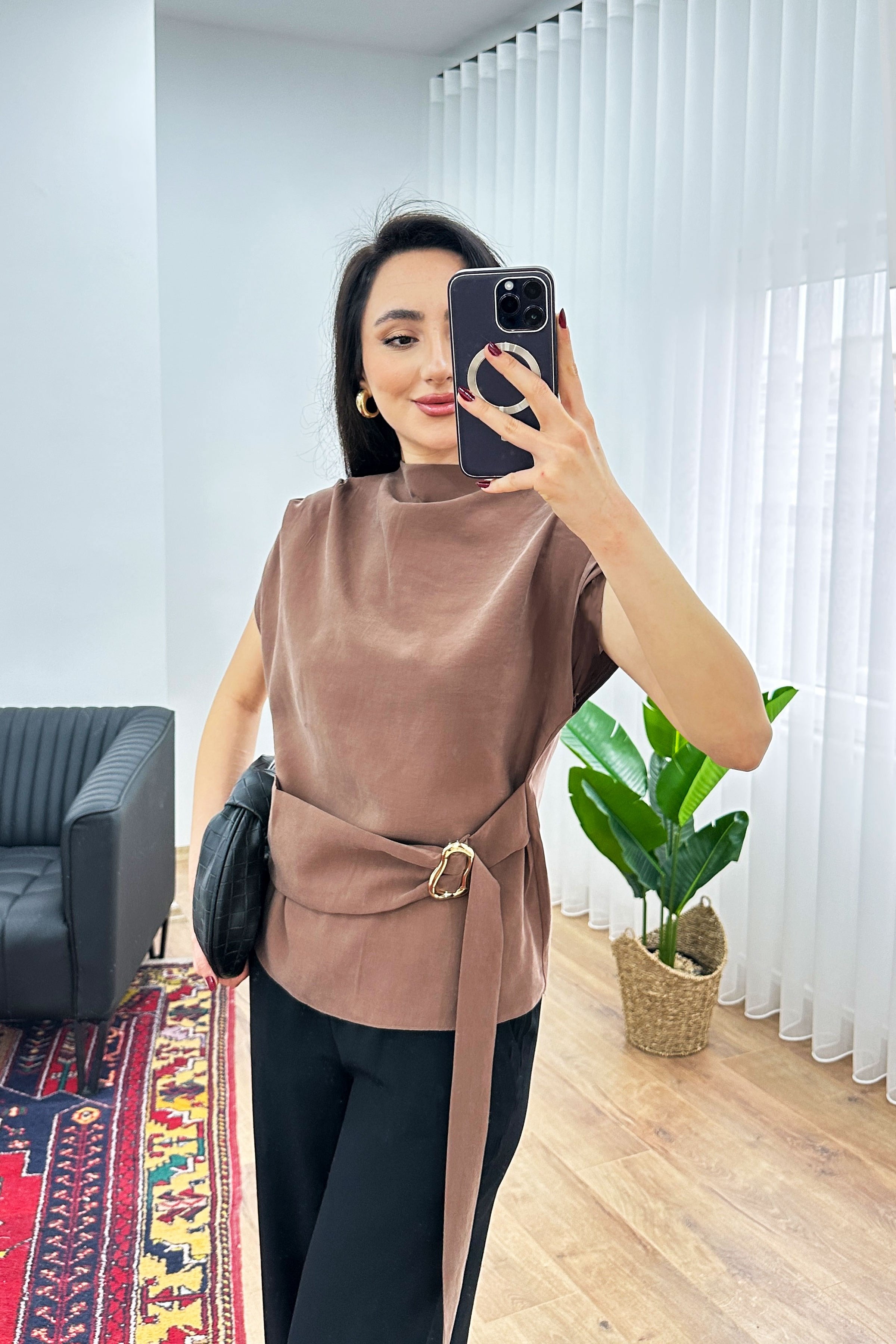 Gold Toka Detay Dökümlü Şık Camel Toptan Bluz